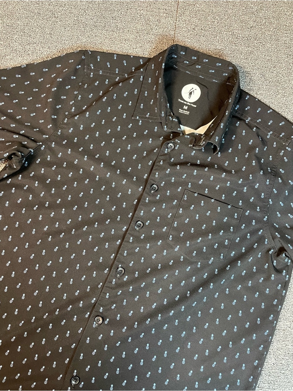 Toes on the Nose Black Pineapple Print Button Down Shirt Men’s - Med